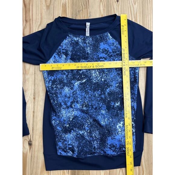 Under Armour UA StudioLux Take-A-Chance Crew Blue Long Sleeve Top Women's S - Picture 6 of 6
